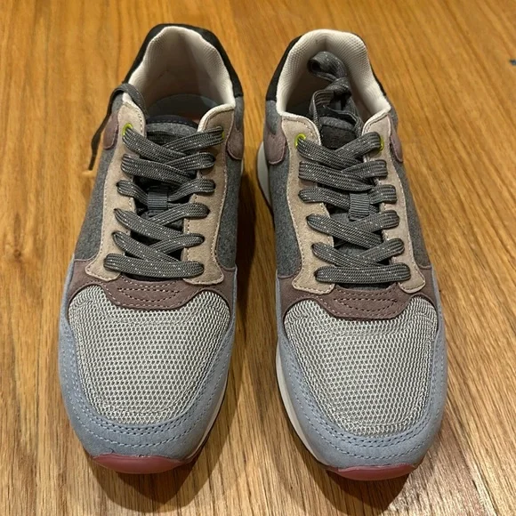 HOFF ANTWERP SNEAKERS - NEW IN BOX - SIZE 8 - Picture 1 of 7